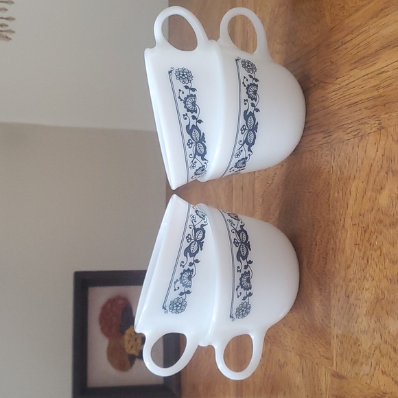 Set of 4 Pyrex Old Town Blue Onion Coffee Cups βοΈ - Picture 1 of 4